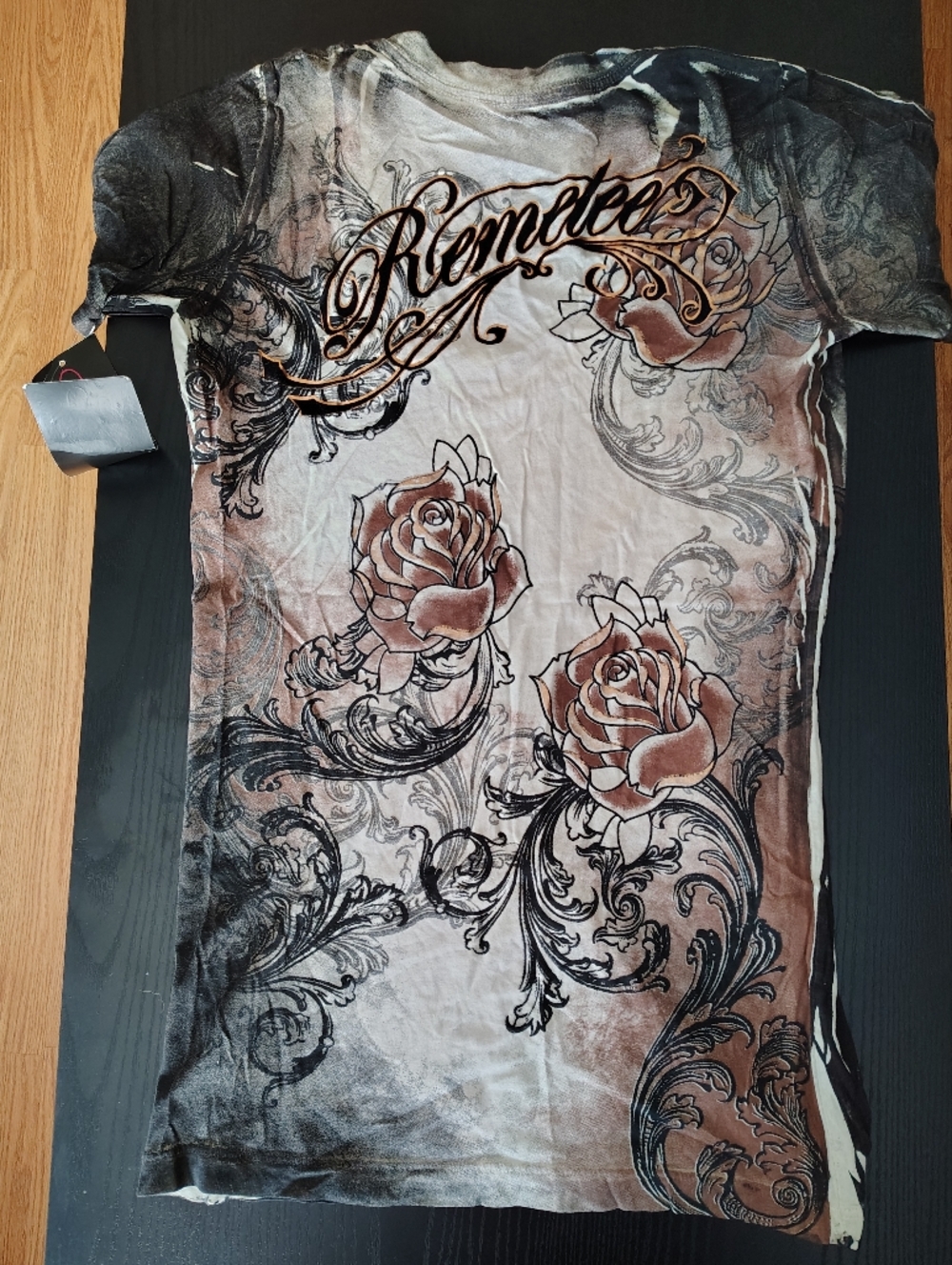 Remetee By Affliction Graphic V-Neck Shirt - Picture 4 of 4